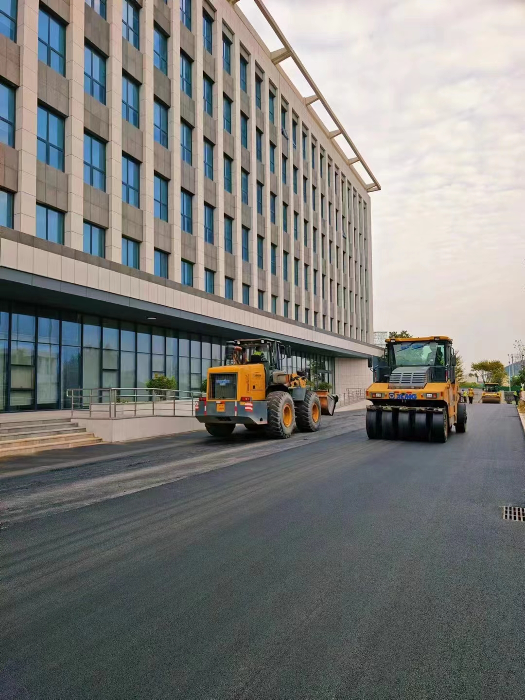 烟台园区沥青道路铺设(图1)